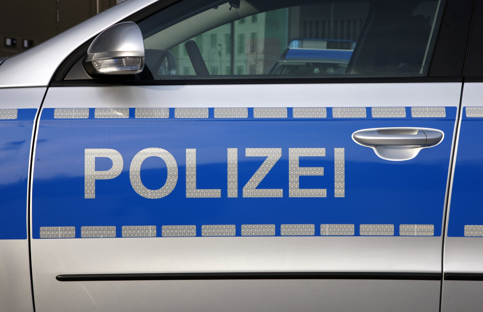 Polizei sucht Zeugen: Einbruch in ein Einfamilienhaus an der Oststraße in Langenfeld - Lokalkompass.de
