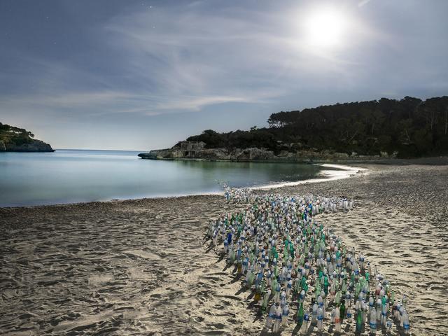 "Plastic Army" heißt eins der Fotos, die beim f2-Fotofestival bis zum 24. November im depot gezeigt werden.