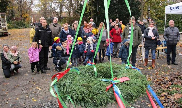Richtfest des neuen AWo-Kindergartens in Holzwickede -
Auf dem Gelände Emscherpark - An der Allee 12 Holzwickede - Freude und Begeisterung bei groß und klein