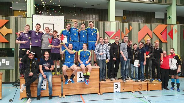 Herren 1 (hinten): v.l. Christian Ewald, Mark Potthoff, Patrick Urbschat, Nigg Weppler. (vorne): Matthias Vollmer, Daniel Marquardt.
Herren 2: Jörg Mihr, Sven Janßen, Christian Kunze, Stephan Ostermann, Maik Biernath, Martin Daubitz, René Abele, Christoph Vannahme, Stephan Kästner, Danny Thiele.