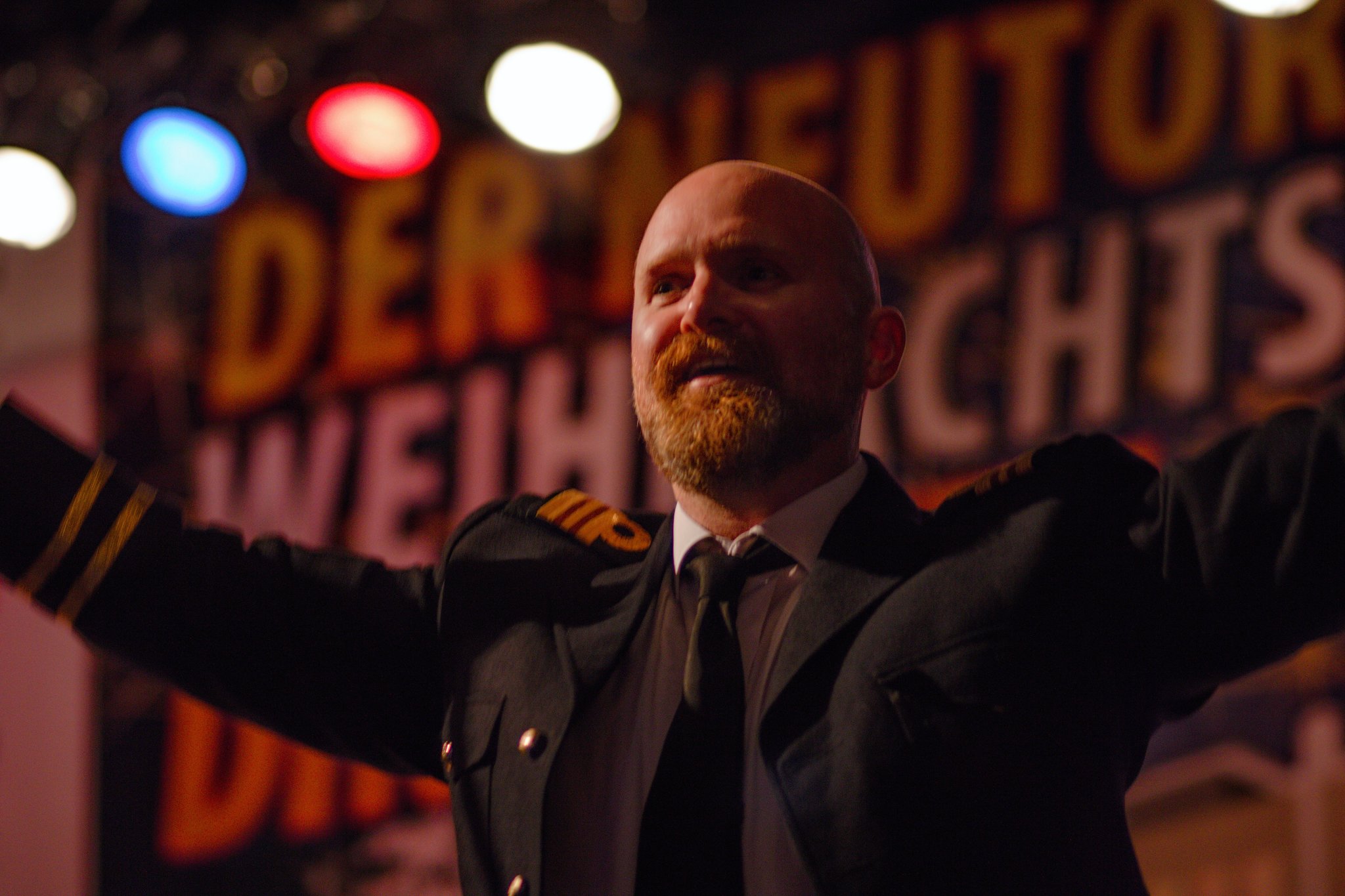 Ein Hauch von 70er Jahre in Dinslaken: Captain Oliver Marsh entert den Neutor Weihnachtmarkt - Dinslaken - Lokalkompass.de