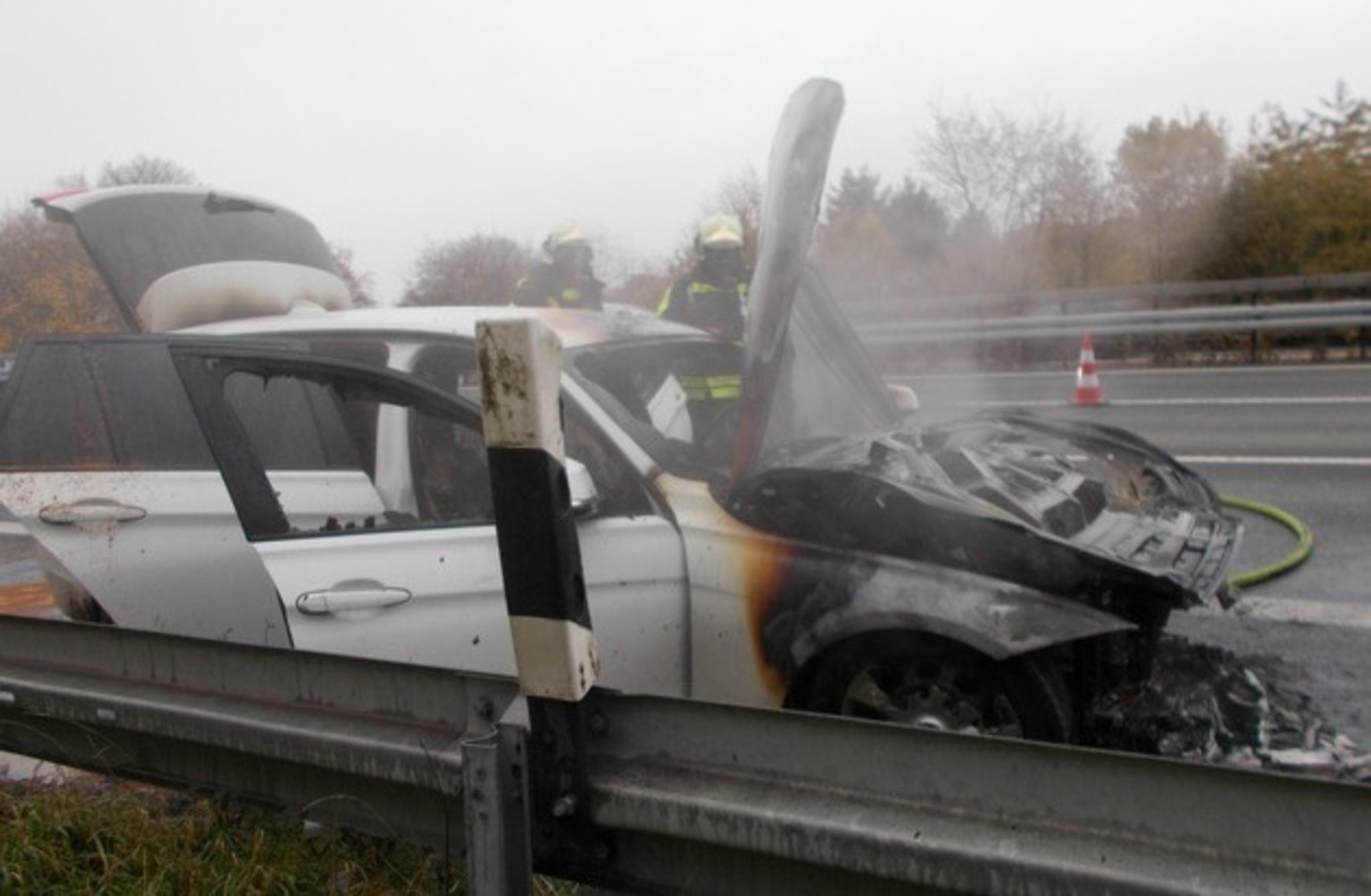 Brand auf BAB1 bei Schwelm: Videoüberwachung zeigte PKW in Flammen - Lokalkompass.de