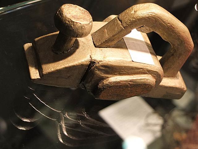 Spielzeug aus Pakistan
Fotografie von der Story: "Kreativität Ideen Kunst Fotografie Nachricht.
Bilder: kreativ Kunst Foto Impressionen von Ausstellung Eröffnung Weltspielzeug, Parktheater Iserlohn, Deutschland."