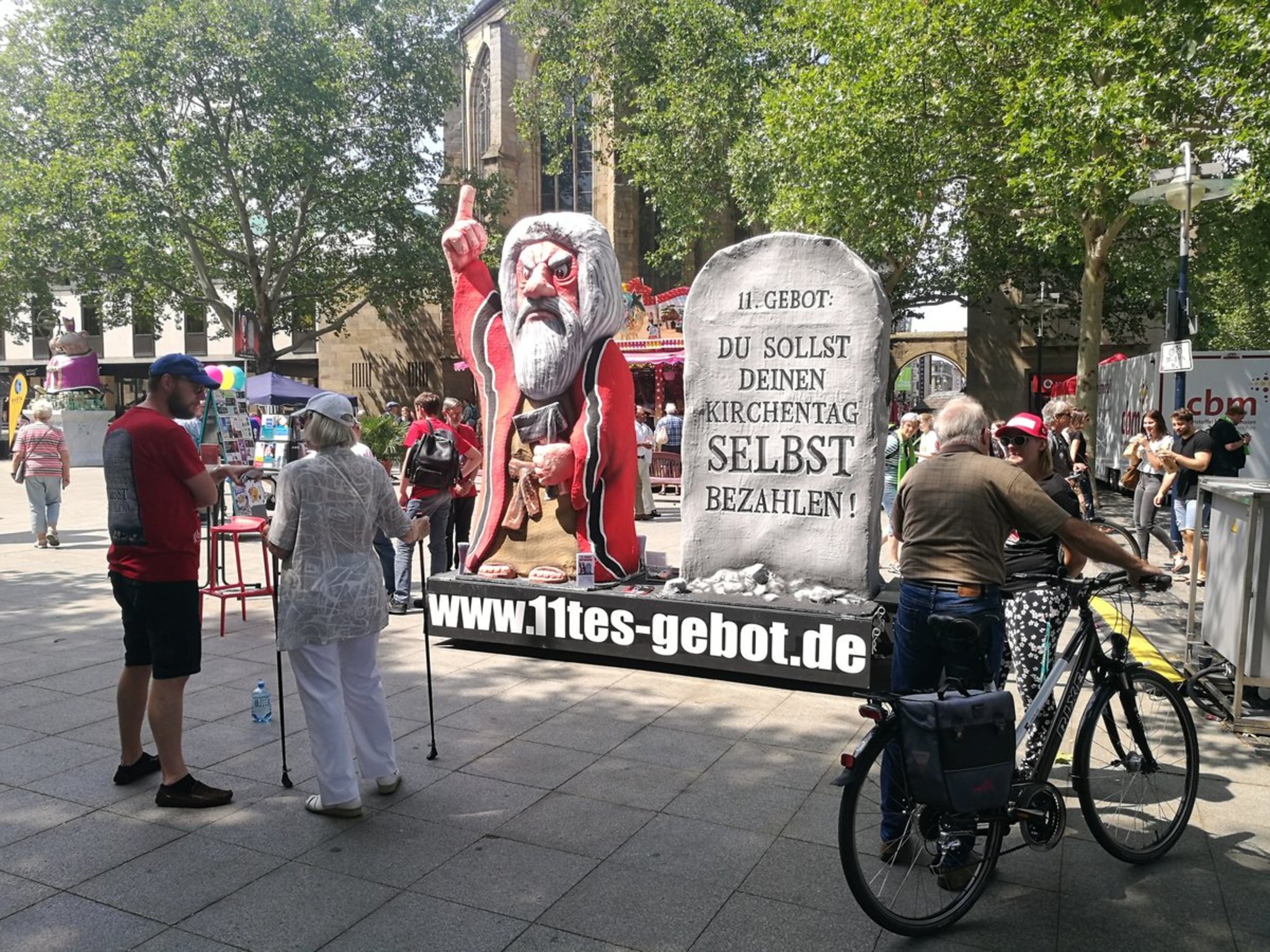Obdachloseninitiativen rufen zu Schlafsackspenden auf: Stadt Dortmund ließ sich 5 Tage Kirchentag 3,717 Millionen Euro kosten - Dortmund - Lokalkompass.de