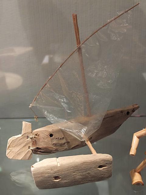 Segel Katamaran aus Indonesien
Fotografie von der Story: "Kreativität Ideen Kunst Fotografie Nachricht.
Bilder: kreativ Kunst Foto Impressionen von Ausstellung Eröffnung Weltspielzeug, Parktheater Iserlohn, Deutschland."