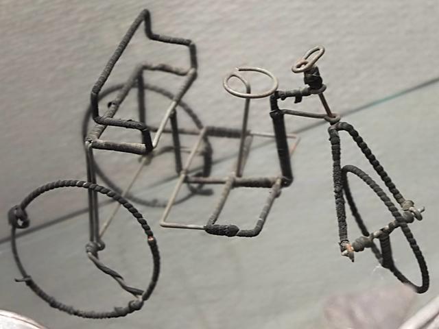 Fahrrad aus Senegal 2
Fotografie von der Story: "Kreativität Ideen Kunst Fotografie Nachricht.
Bilder: kreativ Kunst Foto Impressionen von Ausstellung Eröffnung Weltspielzeug, Parktheater Iserlohn, Deutschland."