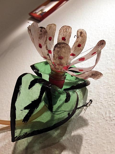 Blume aus Brasilien
Fotografie von der Story: "Kreativität Ideen Kunst Fotografie Nachricht.
Bilder: kreativ Kunst Foto Impressionen von Ausstellung Eröffnung Weltspielzeug, Parktheater Iserlohn, Deutschland."