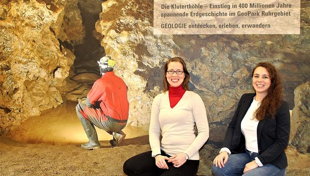 Svenja Böttcher und Erika Schneider freuen sich auf Menschen, die Spaß an der Arbeit in der Kluterthöhle haben.