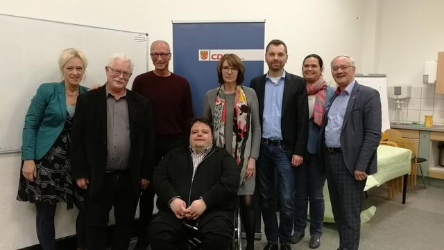 Das Team zur Kommunalwahl 2020 der CDU Rüttenscheid
(v.l.n.r.) Christina Grabenkamp, Hans-Peter Huch, Heiner Schulte-Geldermann, Benjamin Thomas, Gabriele Reinders, Arne Brinken, Eva Großimlinghaus und Norbert Kleine-Möllhoff