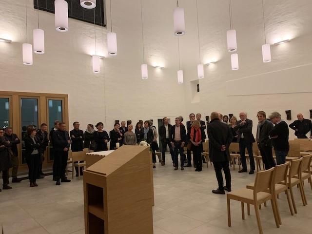 Michael Oetterer, Leiter der Einrichtung, empfing die Gäste zu dieser ersten größeren Veranstaltung nach der Eröffnung und begleitete Architekt Christian Kuckert aus Münster bei der Hausführung.