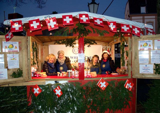 Seit 20 Jahren schon verkaufen die Damen des Inner Wheel Clubs Schweizer Spezialitäten in der Altstadt.