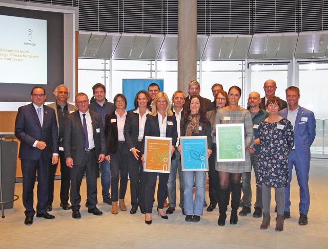 Im innogy-Aufsichtsratsraum auf der 27. Etage des innogy-Turms wurden die drei vorbildlichen lokalen Klimaschutzprojekte auf dem Klosterberghof in Horst, im VKJ-Erlebnisgarten im Marienheim in Überruhr und auf der Jugendfarm in Altenessen mit dem innogy Klimaschutzpreis 2019 ausgezeichnet. Foto: VKJ
