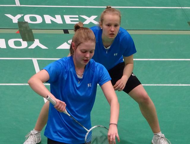 Leona im Doppel mit Emma Moszczynski ... 