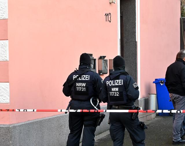 Ein SEK der Polizei NRW sicherte den Tatort und führte den Zugriff durch.