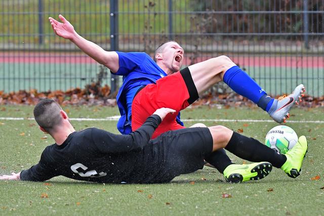 Auch etliche rustikale Fouls der Gäste konnten die SC-Reserve nicht aus dem Konzept bringen.
Foto: Bangert