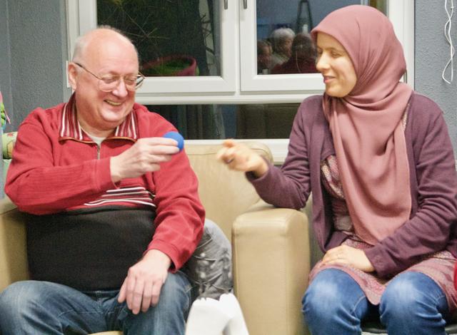 Wer den blauen Ball hat, darf sprechen. | Foto: Sonja Mersch
