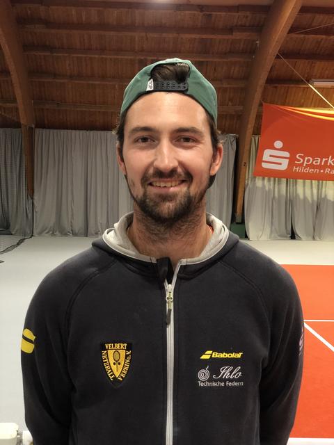 NBV-Nummer eins Tom Schönenberg war wieder einmal ein Punktegarant: Er siegte im Einzel mit 6:1, 6:0 und im Doppel zusammen mit Nick Franke mit 6:2, 6:2.