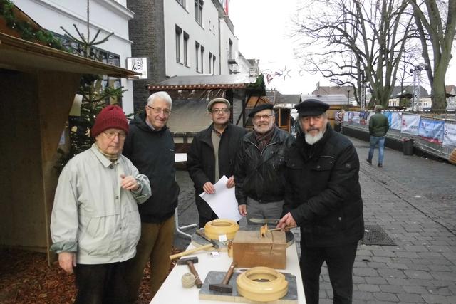 Das Team des ökumenischen Ausschusses bereitet die Aktion vor.
