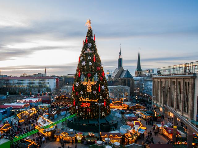Der Dortmunder Weihnachtsmarkt: Aus luftiger Höhe fotografiert - Kamen