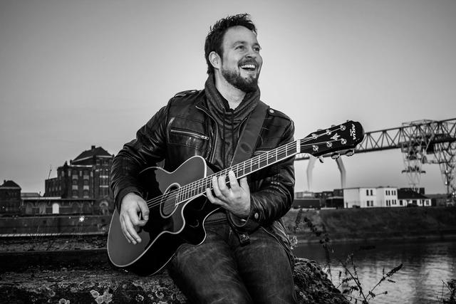 Manchmal braucht es nicht mehr als eine Gitarre und eine herausragende Stimme. Im Atelier der Brauerei spielt einmal mehr Daniel Gardenier.
