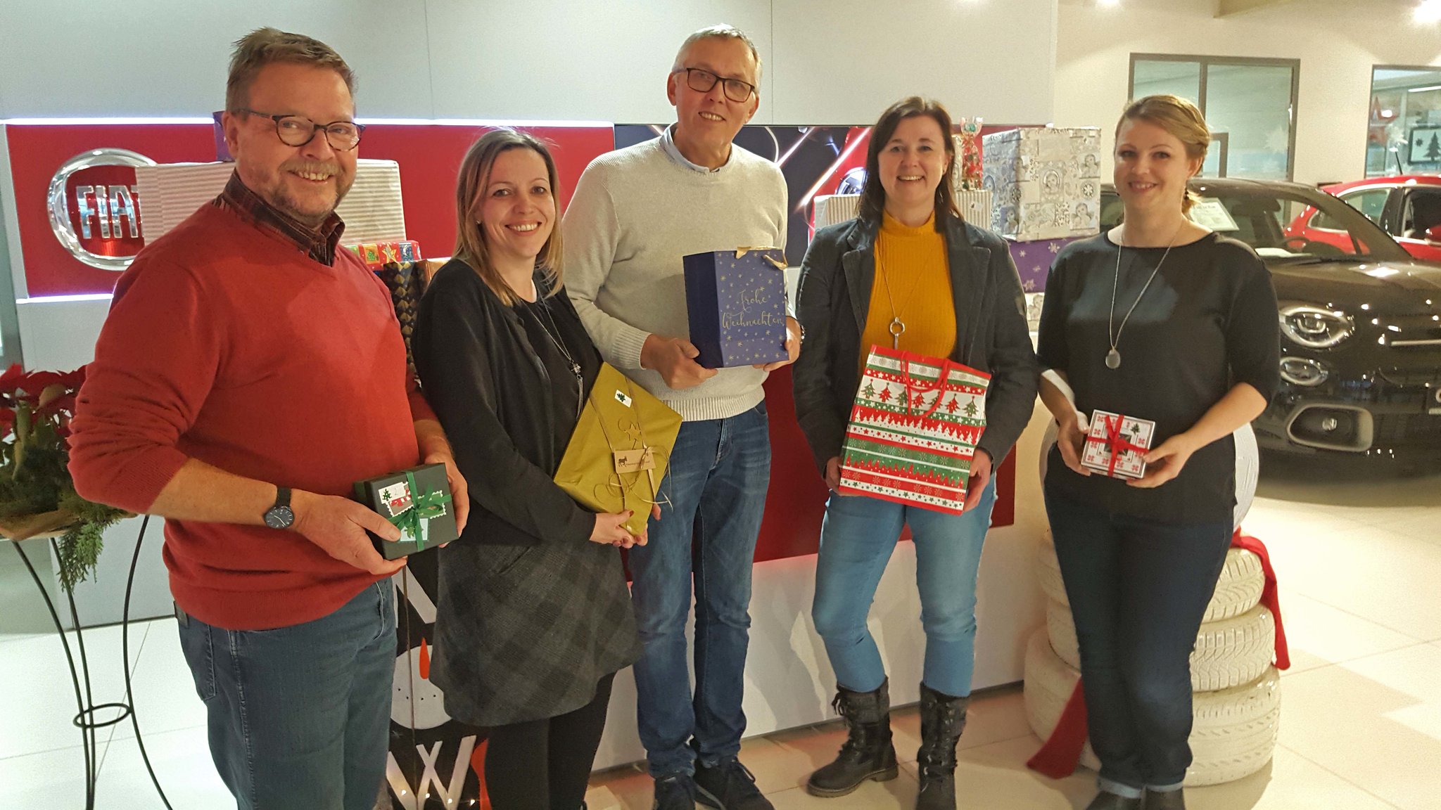 GeschenkeSpende an den Kinderschutzbund Ortsverband Wesel Autohaus