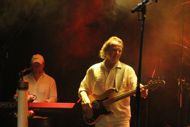 Christoph Stowasser (Bass) und Sebastian Stimmlich (Keyboards)  | Foto: K. Rath-Afting