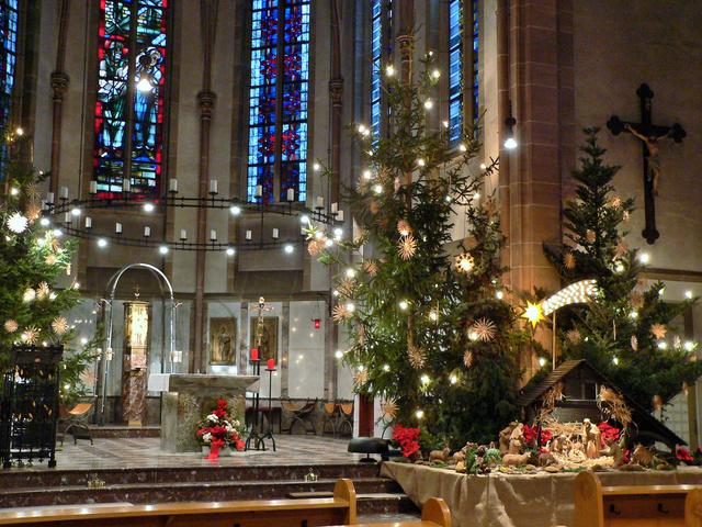 Festlich geschmückt ist die Joseph-Kirche an den Feiertagen.