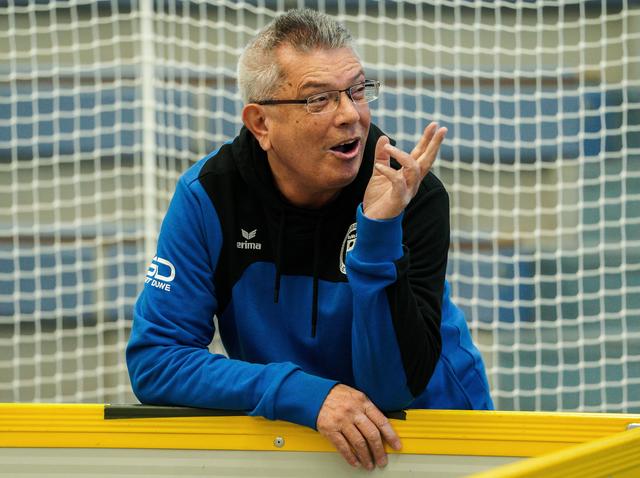 Trainer Hansi Wüst hat die Qualifikationsrunde mit RuWa Dellwig gemeistert.