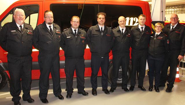 Foto © Jürgen Thoms -  Aus der Serie: Mitgliedervesammlung der Jugendfeuerwehr  der Kreisstadt  Unna - Gruppe West -  2020 - Bernd Tepe, Michael Köhler, Marcus Engelmann, Björn Böning, Rene Raasch, Patrick Schüssler, Kathrin Köhler und Michael Hartmann
