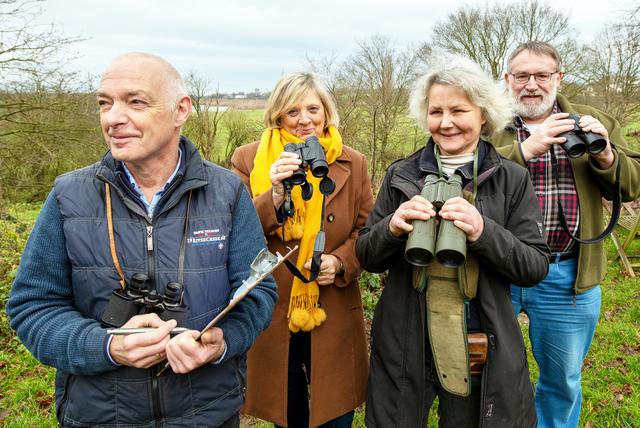 Die NABU-Naturfreunde (v.l.) Dr. Georg Gallenkemper, Marianne Richter, Anja Deilitz und Helmut Sang zählten begeistert die Vögel in Lippedorf.