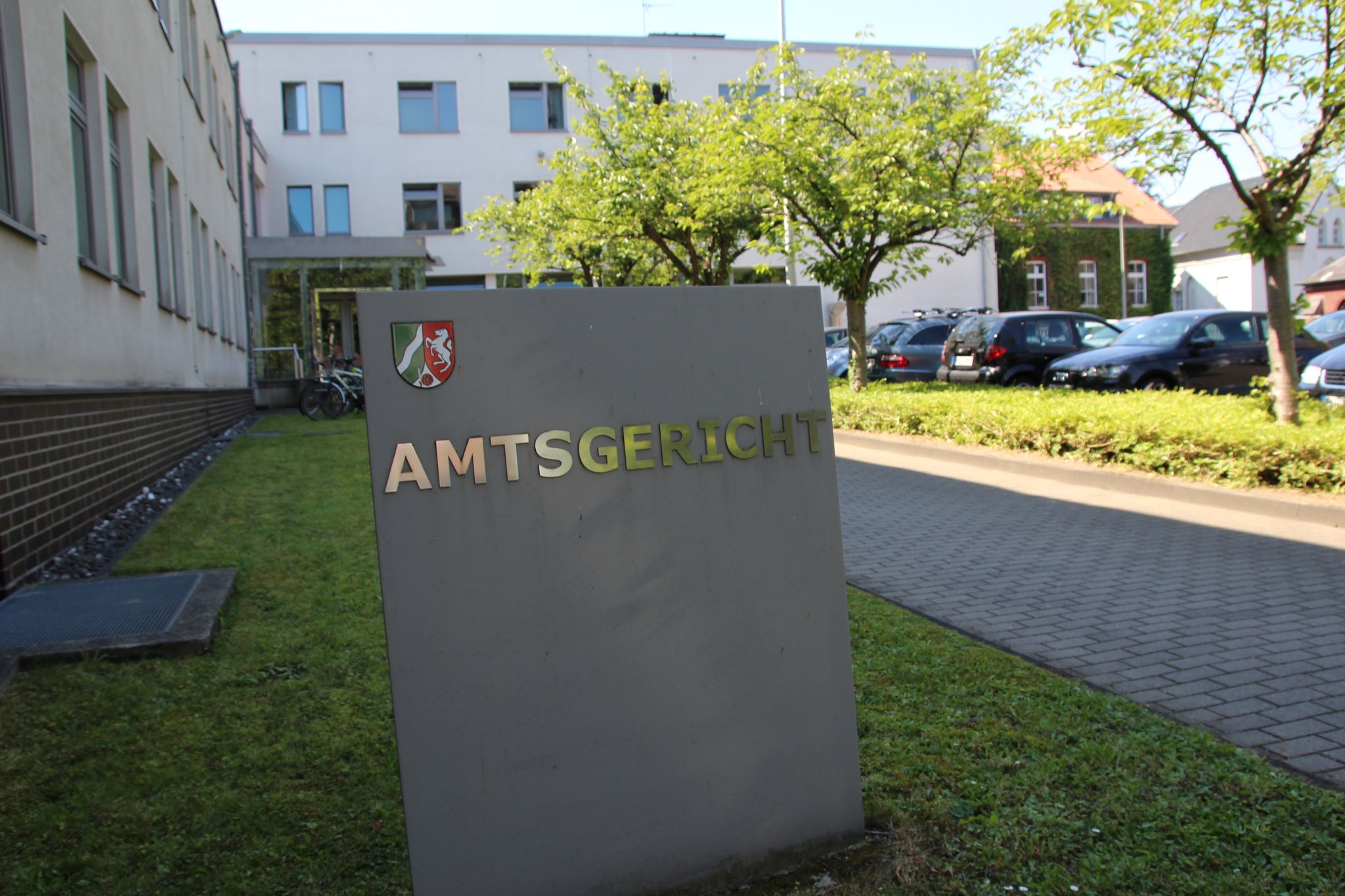 Weggeworfene Kippe bringt Gärtner in Rage Hattingen