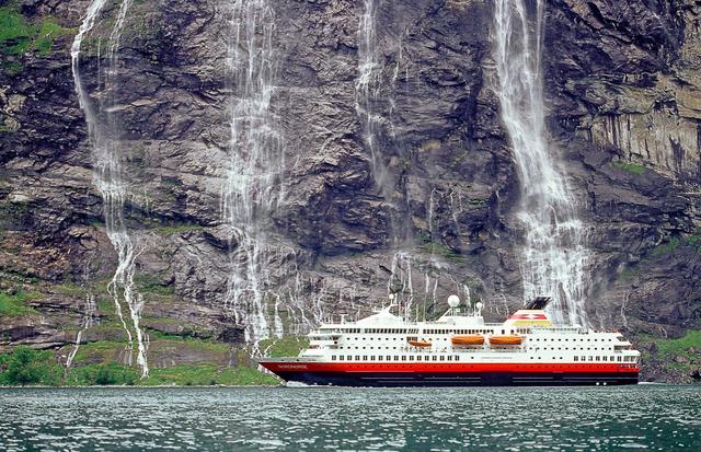 Am 27. Februar geht es für die Besucher mit dem Fotograf Klaus-Peter Kappest per Hurtigrute nach Norwegen.