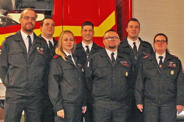 Foto © Jürgen Thoms -  Aus der Serie: Jahresdienstbesprechung der Jugendfeuerwehr Unna-Ost - Ausbildungs- und Betreuerteam mit stellv. Jugendwart Christian Koch (links) und Jugendwartin  Kathrin Kostrzewski (rechts)

