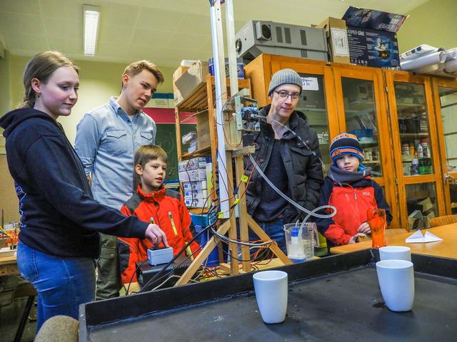 Beim MINT-Nachmittag im Gymnasium Essen-Werden. 
Foto: Gohl
