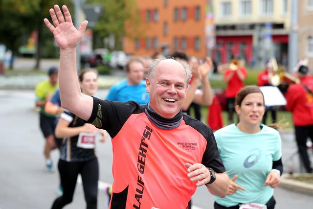 Hobbykoch und Eventmanager Wolfgang Grandjean läuft sich den Stress von der Seele. Auch in Dortmund startet jetzt ein Laufprogramm, welches auf Genuss und Gesundheit statt Leistungsdruck setzt- für Einsteiger und Wiedereinsteiger.  | Foto:  bunert 