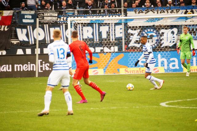 Gegen Ingolstadt war Ben Balla von Anfang an wieder am Ball. Am Ende wurde die Tabellenspitze mit einem 1:1 gegen Ingolstadt verteidigt.