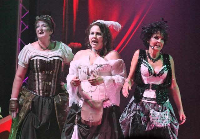 An der Reuenbergschule macht der Zirkus Station. Ein Abend in der Manege gehört den Dellwiger Vorstadt-Perlen.