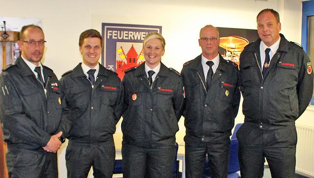 Foto © Jürgen Thoms - Aus der  Serie: Jahresdienstbesprechung der Jugendfeuerwehr Unna-Süd - Gäste des Abends:  Thorsten  Glogner, Michael Wessels, Linda Wiggers, Dietmar Eckhoff  und  Stadtbrandinspektor Hendrik zur Weihen
