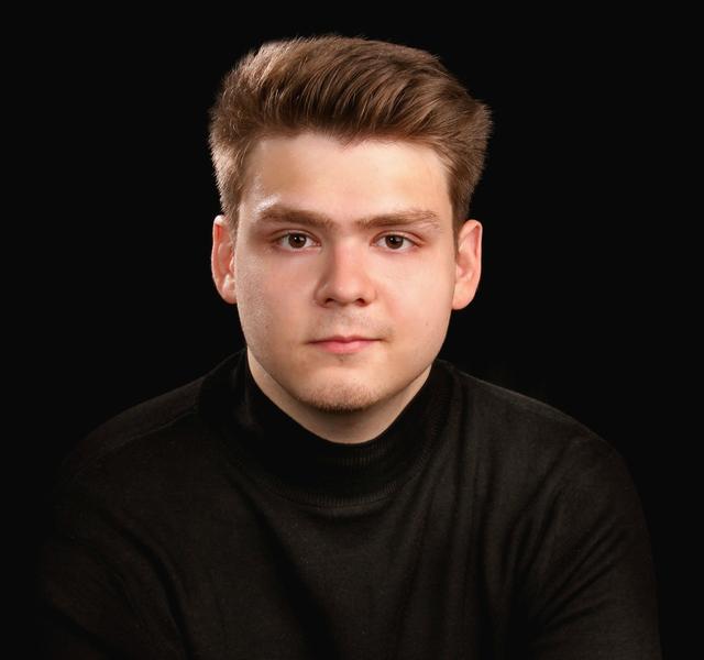 Bariton Stefan Astakhov.