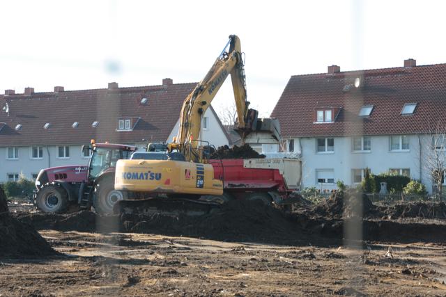 JETZT GEHT'S ENDLICH VORAN am Krusenkamp einiges an ERDBEWEGUNGEN am