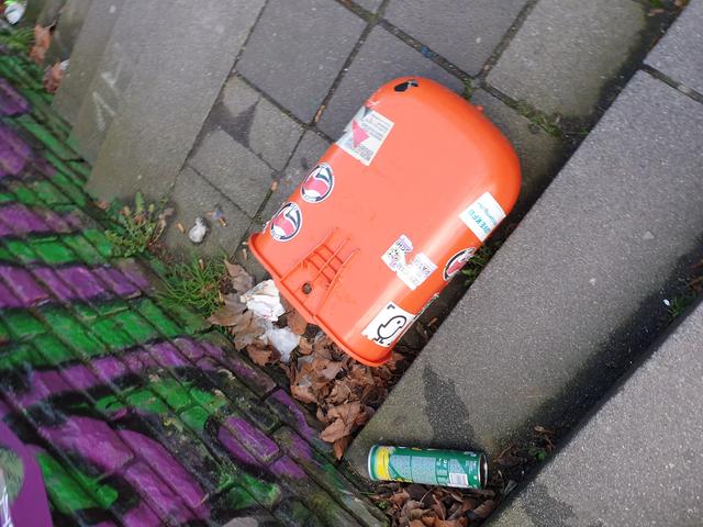 Fliegende Mülleimer.