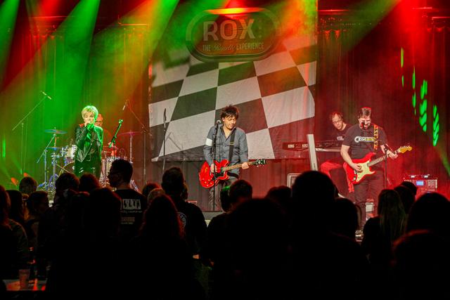 Ausgelassene Stimmung in der Solinger Cobra bei ROX! | Foto: Sascha Kampka (Spunxografie)