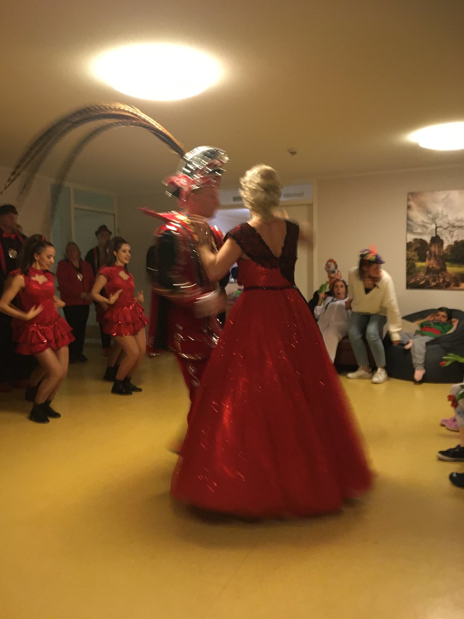 Inklusiver Karneval in Solingen: Solinger Prinzenpaar besucht das LVR ...