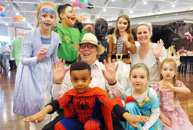 Hatten Spaß beim lustigen und unterhaltsamen Programm bei der Kinderparty der Narrenakademie: Die kleinen Gäste in der Hildener Stadthalle.