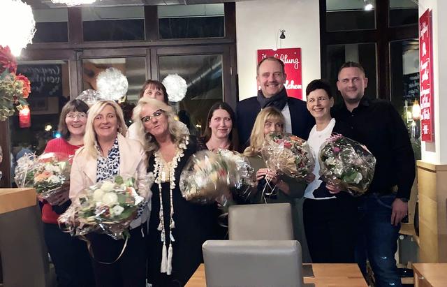 Das Lackhausener Team mit Chef Sven Komp (hinten, Dritter von rechts).