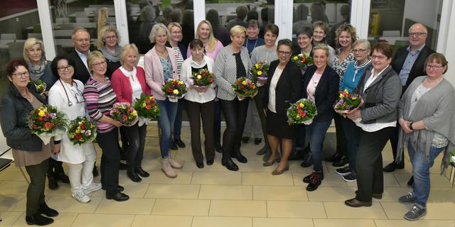 32 Mitarbeiter wurden im Rahmen einer Feierstunde im St. Sixtus-Hospital Haltern am See geehrt. Foto: Günter Schmidt
