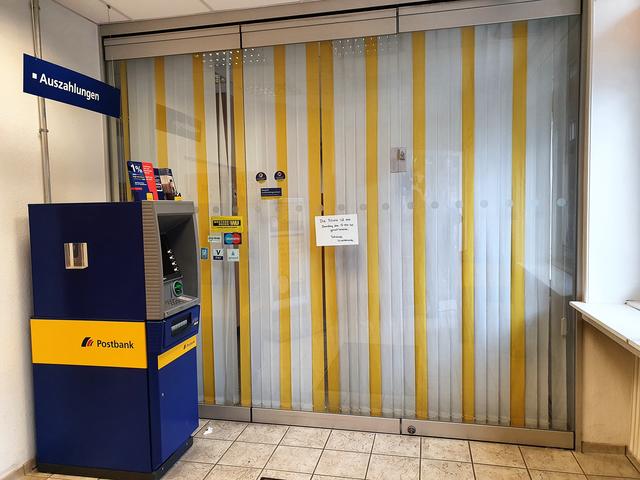 Einfach geschlossen - mit einem längst überholten Hinweiszettel von letzter Woche.