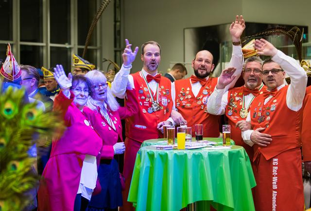 Egal ob Helau oder Alaaf -  einmal im Jahr feiern die Karnevallisten aus ganz NRW zusammen im Landtagsparlament | Foto: © Andrea Bowinkelmann