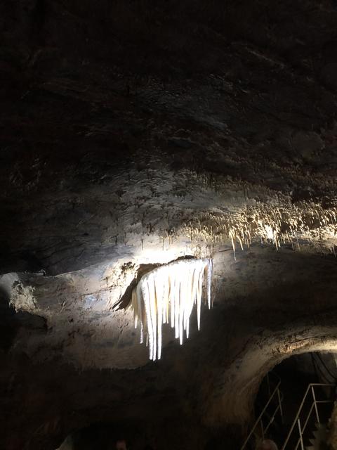 Der Kronleuchter  | Foto: Umbehaue