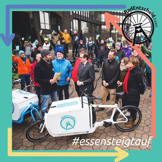 
Großes, riesiges und fettes #Danke an die vielen tollen Menschen, die dabei waren - ihr seid unfassbar genial! Wir freuen uns auf den Start der #Sammelphase der Unterschriften!